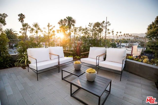 8600 Wilshire Boulevard PH17, Beverly Hills, CA 90211