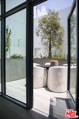 8600 Wilshire Boulevard PH17, Beverly Hills, CA 90211