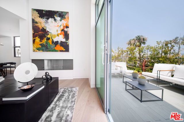 8600 Wilshire Boulevard PH17, Beverly Hills, CA 90211