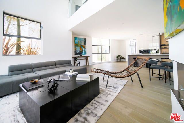 8600 Wilshire Boulevard PH17, Beverly Hills, CA 90211