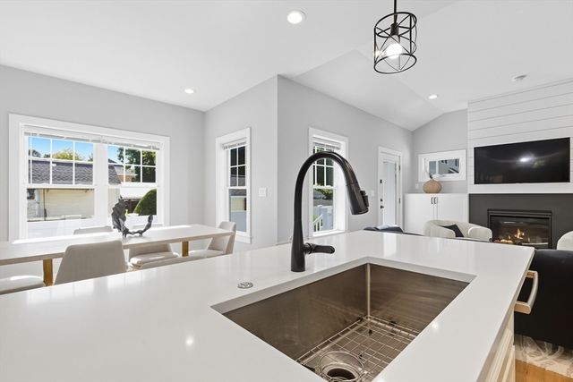 189 Linwood Ave 1, Newton, MA 02460