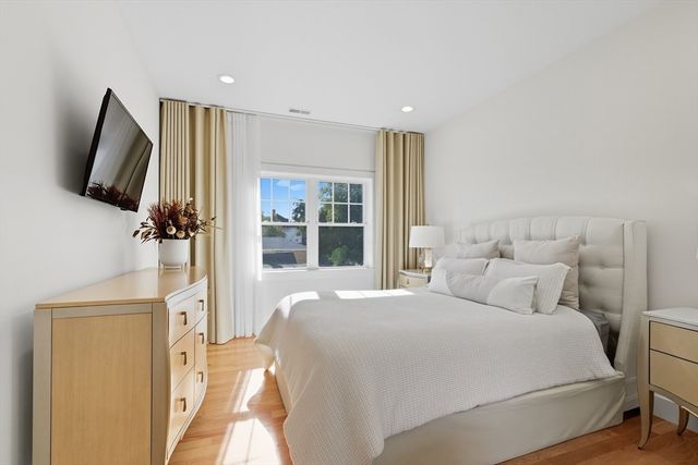 189 Linwood Ave 1, Newton, MA 02460