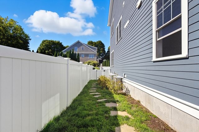 189 Linwood Ave 1, Newton, MA 02460