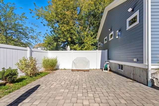 189 Linwood Ave 1, Newton, MA 02460