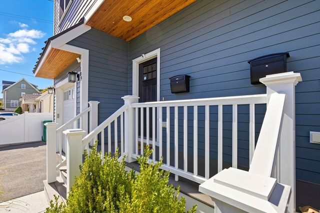 189 Linwood Ave 1, Newton, MA 02460