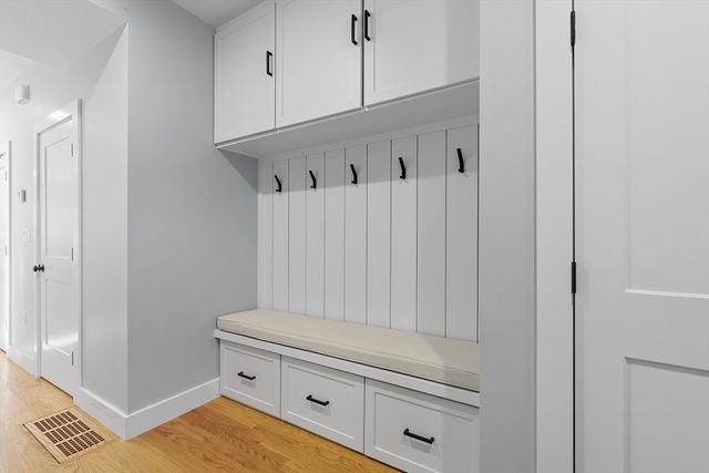 189 Linwood Ave 1, Newton, MA 02460