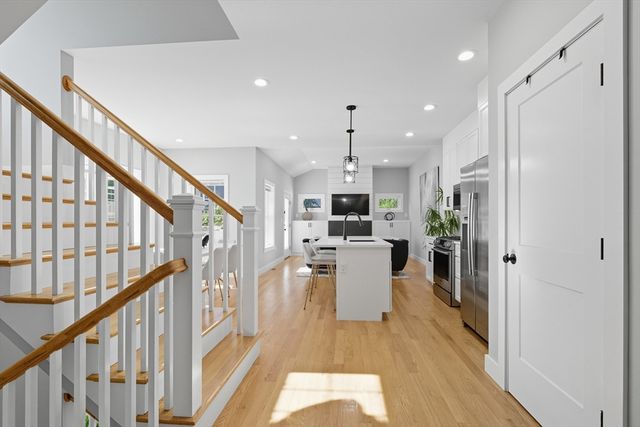 189 Linwood Ave 1, Newton, MA 02460