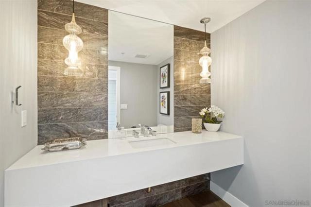 160 W Island Ave, San Diego, CA 92101