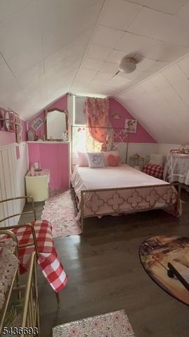 40 Smith St, Elizabeth City, NJ 07201