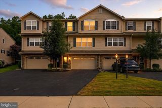 160 OLD SCHOOLHOUSE LN, Mechanicsburg, PA 17055