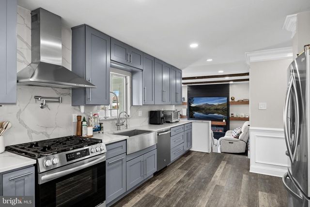 2105 CHESTNUT HILL DR, Cinnaminson, NJ 08077