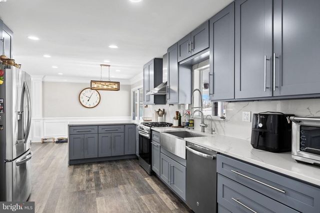 2105 CHESTNUT HILL DR, Cinnaminson, NJ 08077