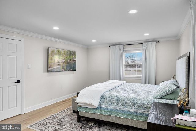 2105 CHESTNUT HILL DR, Cinnaminson, NJ 08077