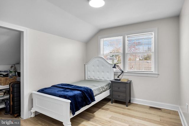 2105 CHESTNUT HILL DR, Cinnaminson, NJ 08077