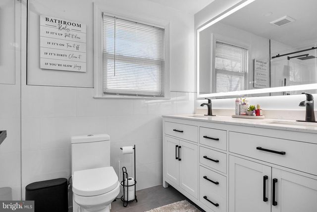 2105 CHESTNUT HILL DR, Cinnaminson, NJ 08077