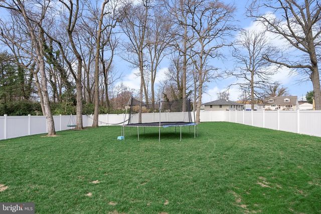 2105 CHESTNUT HILL DR, Cinnaminson, NJ 08077