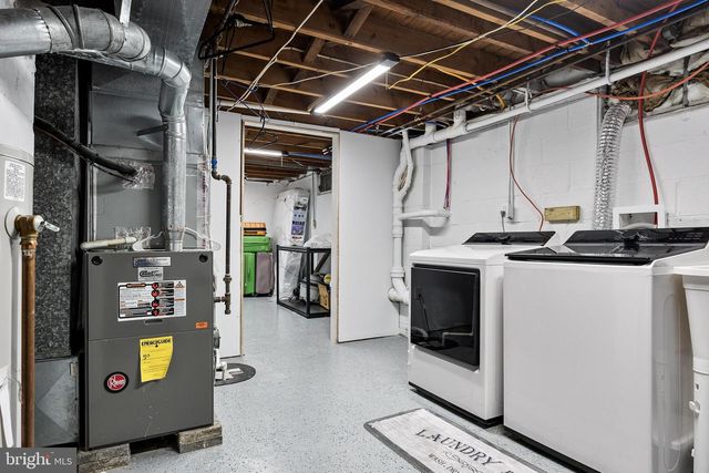 2105 CHESTNUT HILL DR, Cinnaminson, NJ 08077