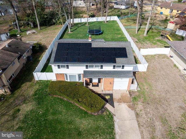 2105 CHESTNUT HILL DR, Cinnaminson, NJ 08077