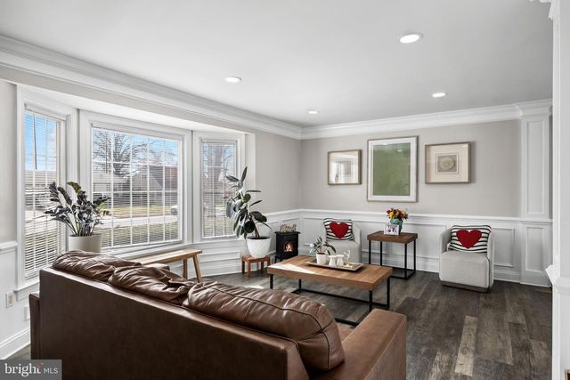 2105 CHESTNUT HILL DR, Cinnaminson, NJ 08077