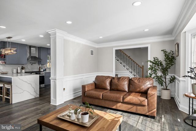 2105 CHESTNUT HILL DR, Cinnaminson, NJ 08077