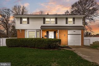2105 CHESTNUT HILL DR, Cinnaminson, NJ 08077