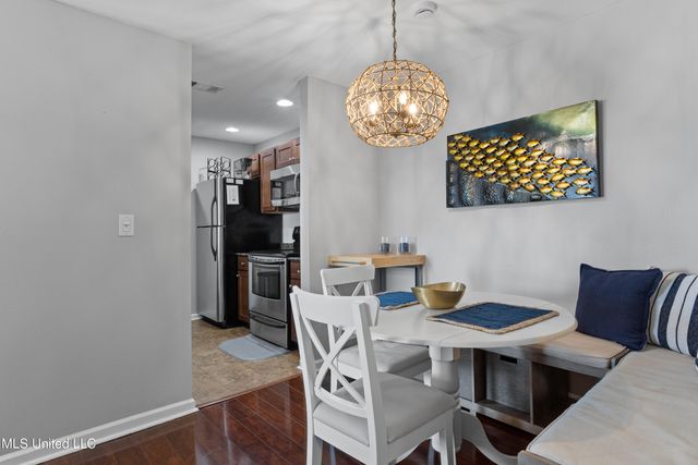 2421 Beachview Drive, G2, Ocean Springs, MS 39564