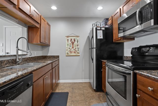 2421 Beachview Drive, G2, Ocean Springs, MS 39564