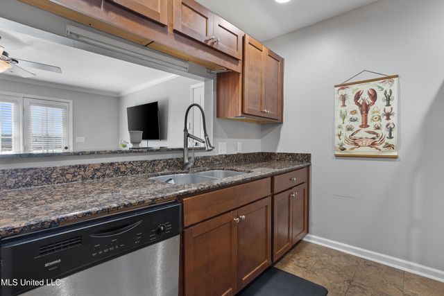 2421 Beachview Drive, G2, Ocean Springs, MS 39564