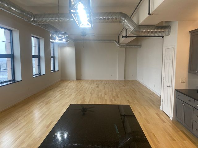 212 N Center Street 701, Bloomington, IL 61701