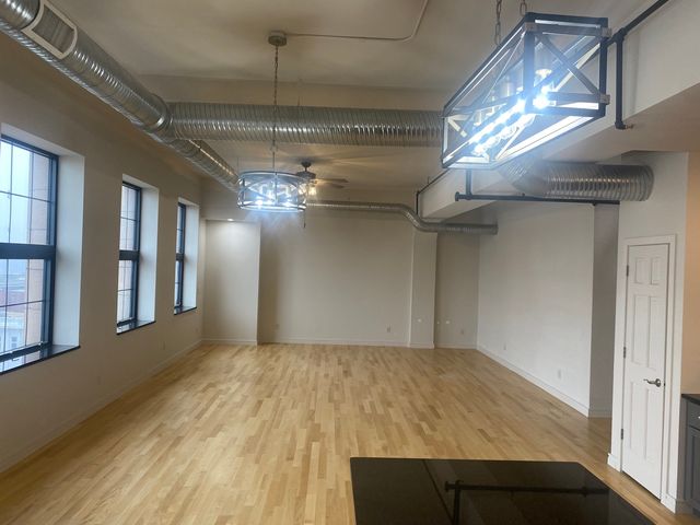 212 N Center Street 701, Bloomington, IL 61701