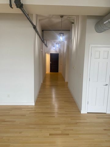 212 N Center Street 701, Bloomington, IL 61701