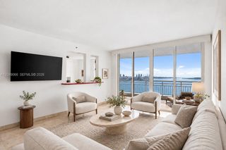 808 Brickell Key Drive 2002, Miami, FL 33131