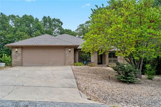 4 Stratfield Lane, Bella Vista, AR 72714