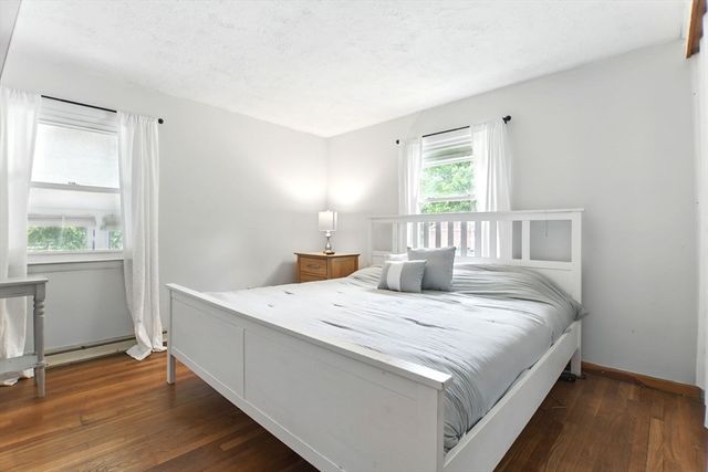 42 Jacob St, Chicopee, MA 01020