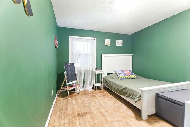 42 Jacob St, Chicopee, MA 01020