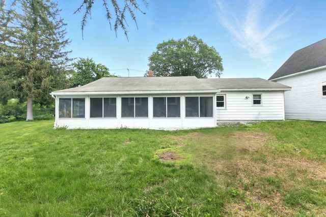 42 Jacob St, Chicopee, MA 01020