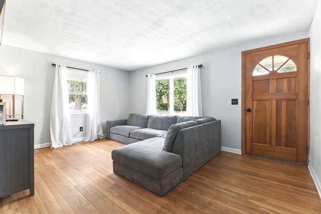 42 Jacob St, Chicopee, MA 01020