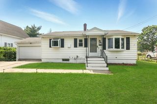 42 Jacob St, Chicopee, MA 01020