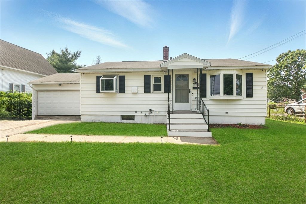 42 Jacob St, Chicopee, MA 01020
