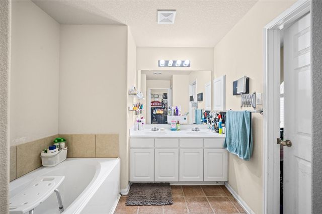 5014 Fair Oak Dale Lane, Humble, TX 77346