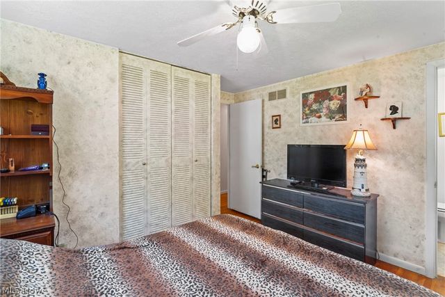 1005 Leslie Lane, Girard, OH 44420