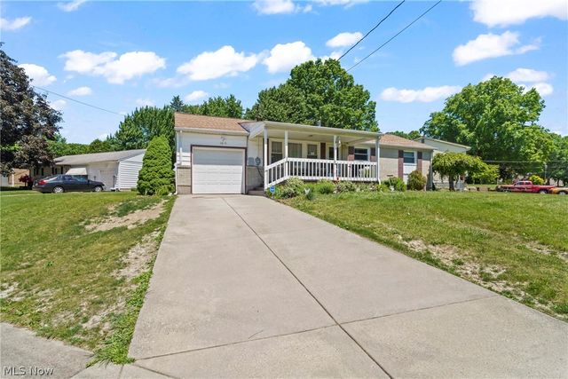1005 Leslie Lane, Girard, OH 44420