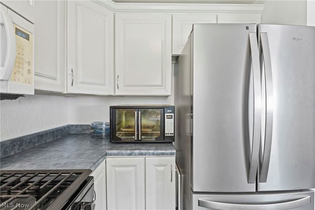 1005 Leslie Lane, Girard, OH 44420