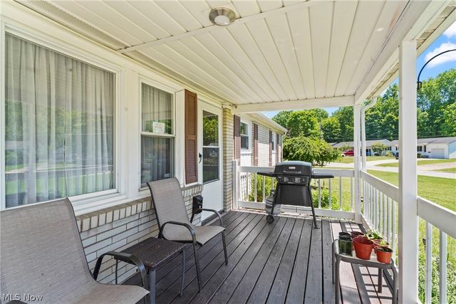 1005 Leslie Lane, Girard, OH 44420