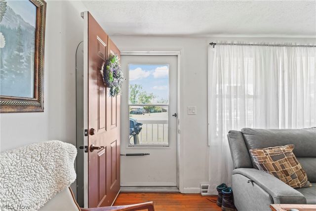 1005 Leslie Lane, Girard, OH 44420