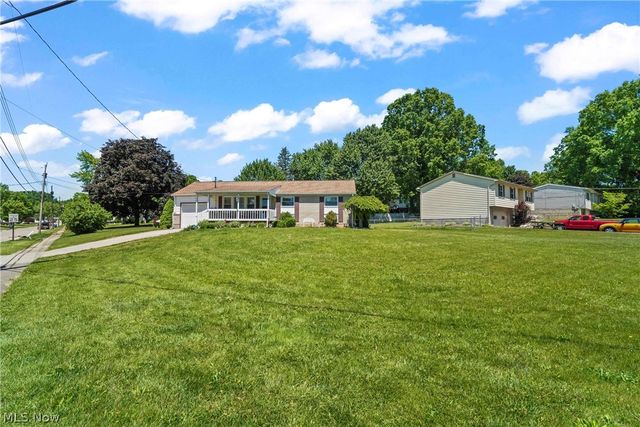 1005 Leslie Lane, Girard, OH 44420