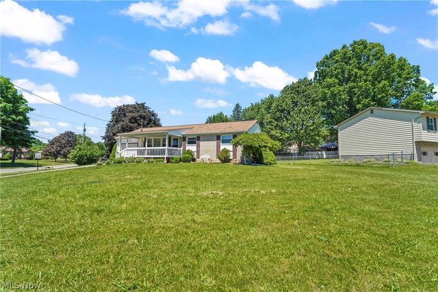 1005 Leslie Lane, Girard, OH 44420