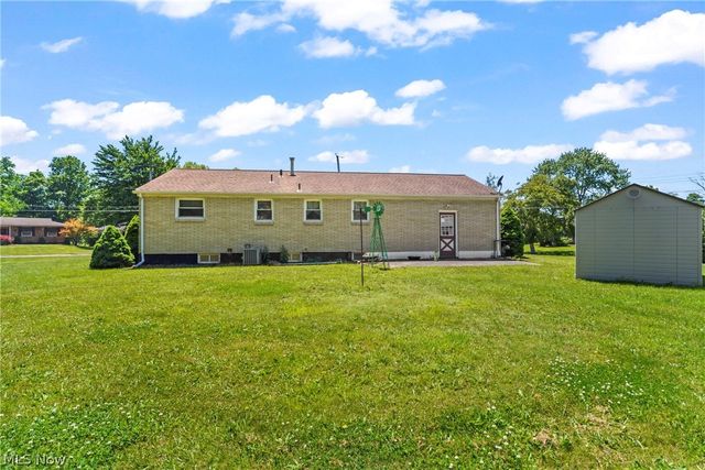 1005 Leslie Lane, Girard, OH 44420