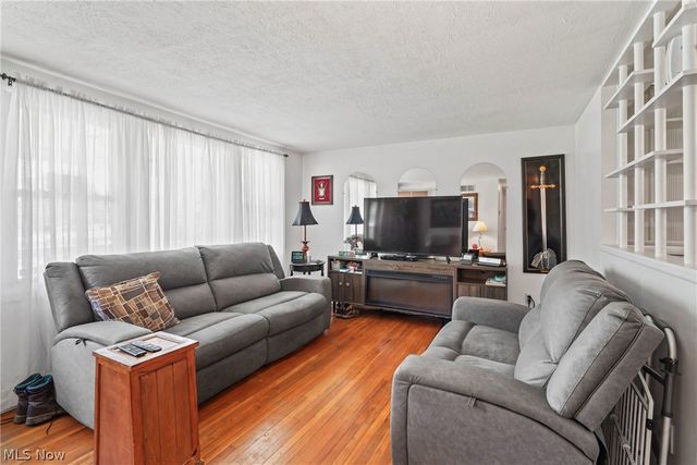1005 Leslie Lane, Girard, OH 44420