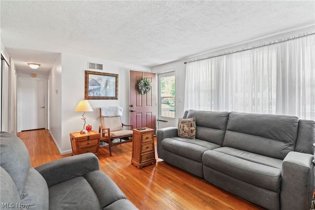 1005 Leslie Lane, Girard, OH 44420